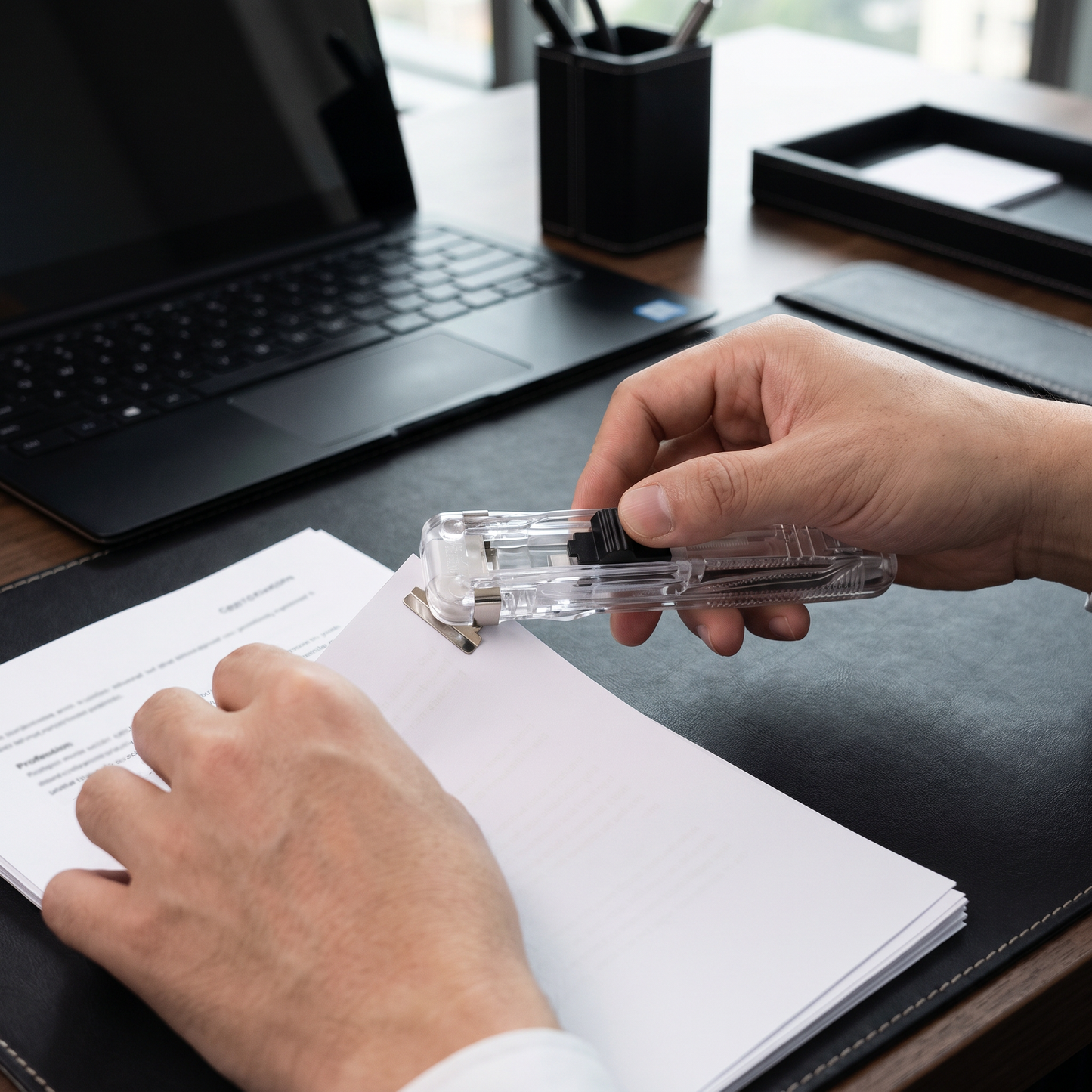 Multifunctional Paper Clip – Practical Helper for Documents and Papers
