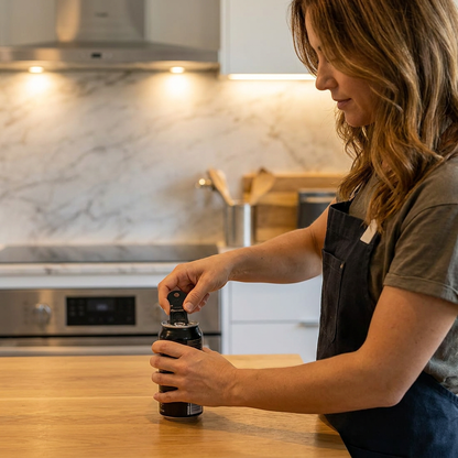 Compact Can Opener – Effortless Opening with Reliable and Dustproof Seal